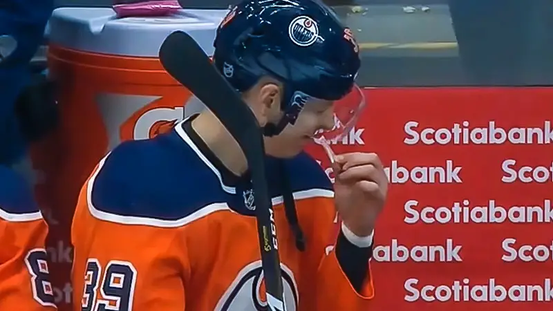 Smelling Salts Work in Hockey