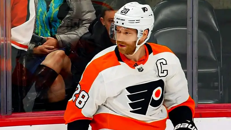 Claude Giroux Lose His Tooth