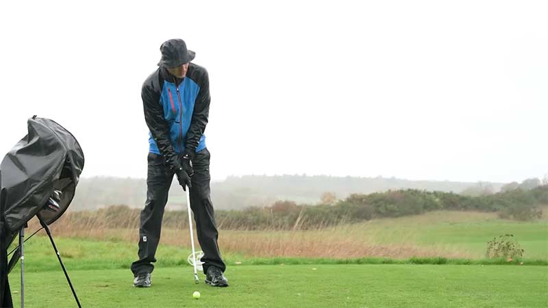 How to Play Golf in Windy Conditions