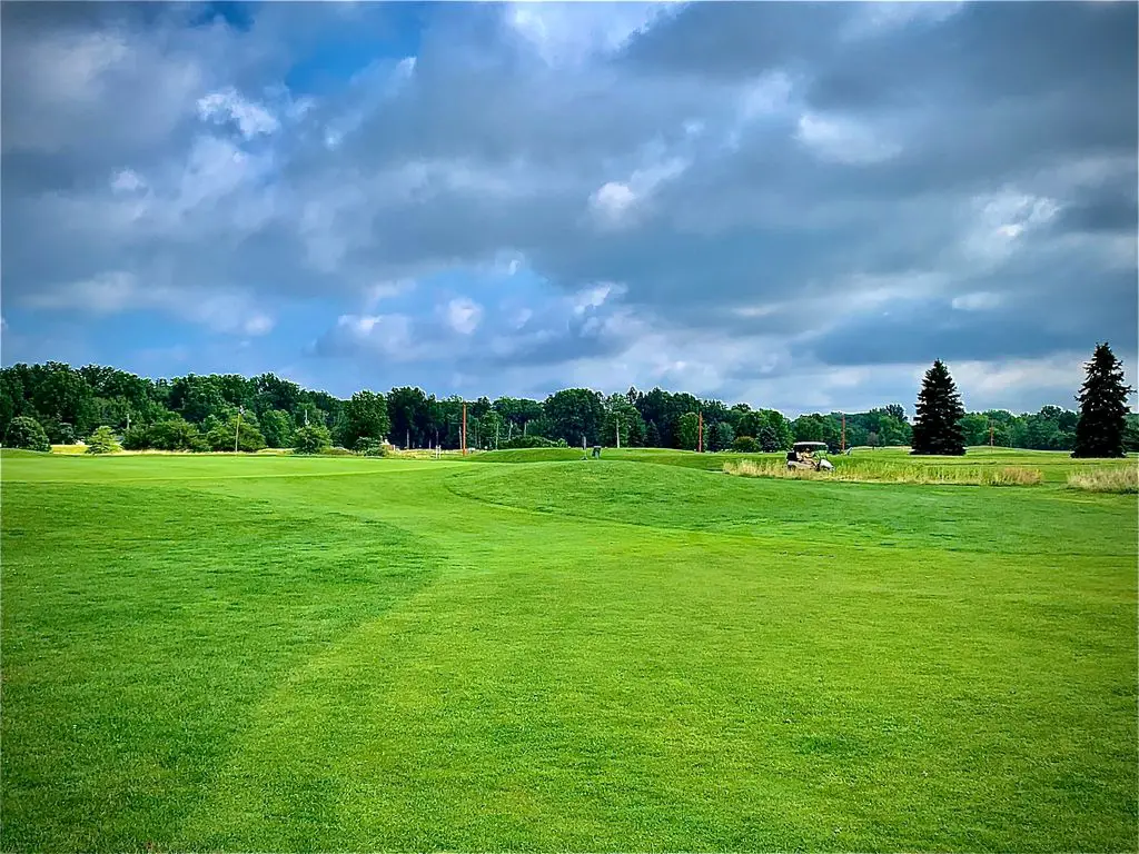 Airport-Greens-Golf-Course-1