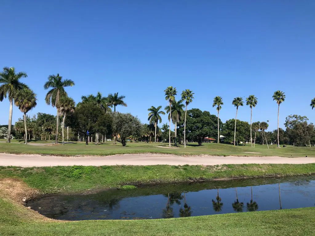 Country-Club-of-Miami-1