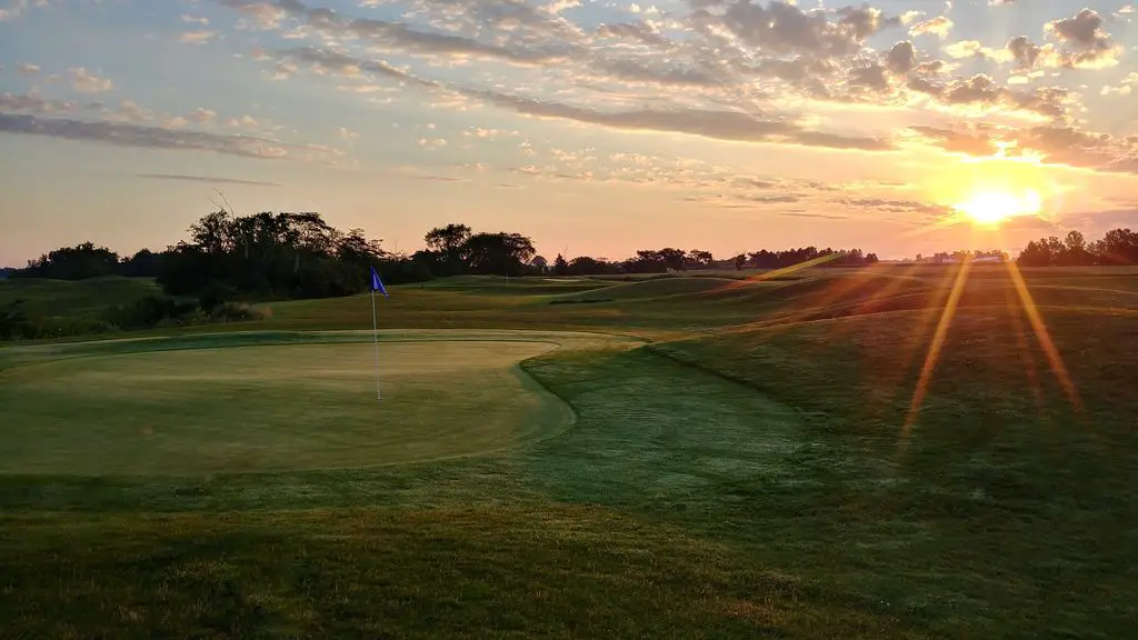 Crosswinds-Golf-Club-Driving-Range