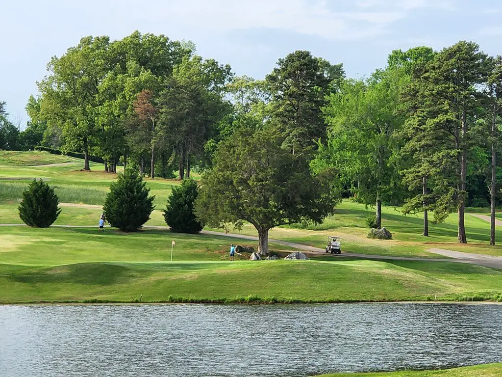 Dead-Horse-Lake-Golf-Course