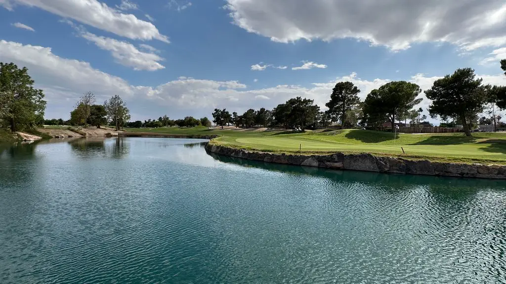 Desert-Pines-Golf-Club-1