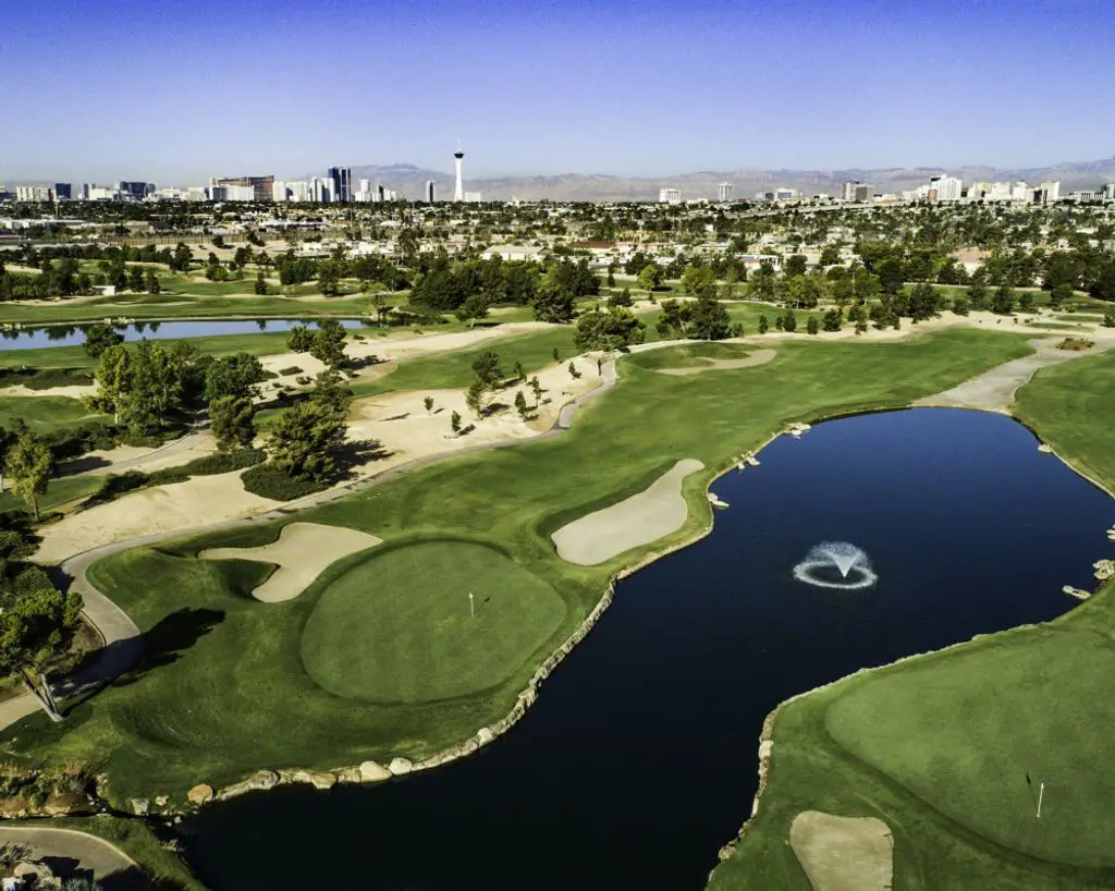 Desert-Pines-Golf-Club