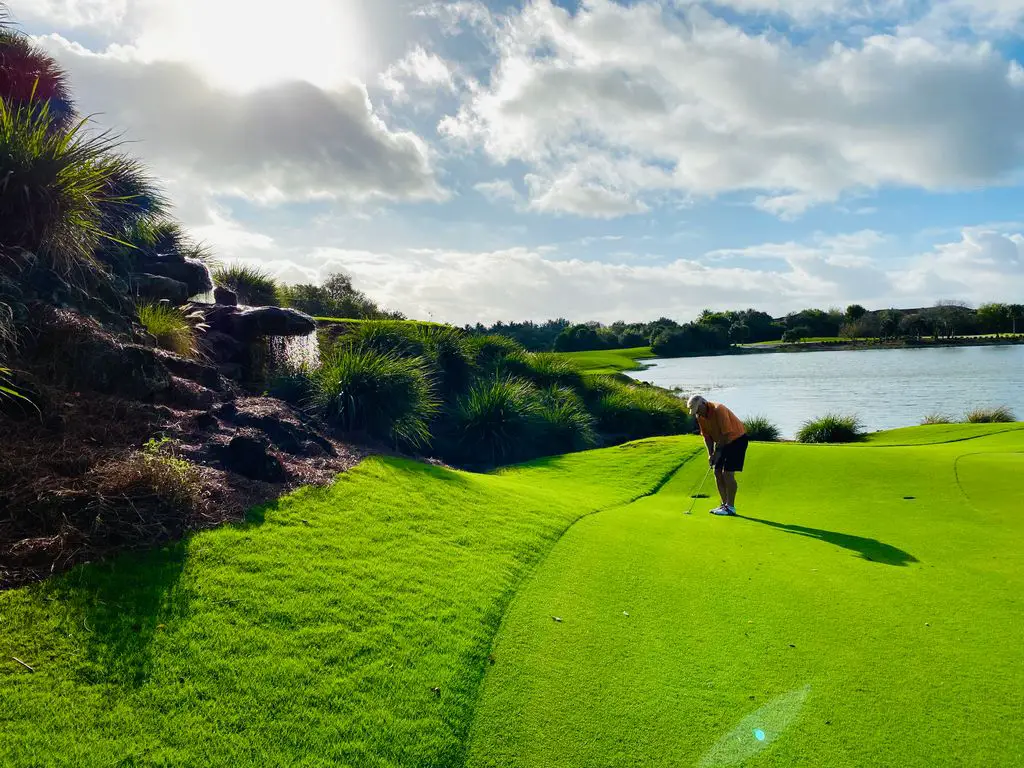 Emerald-Dunes-Country-Club-1