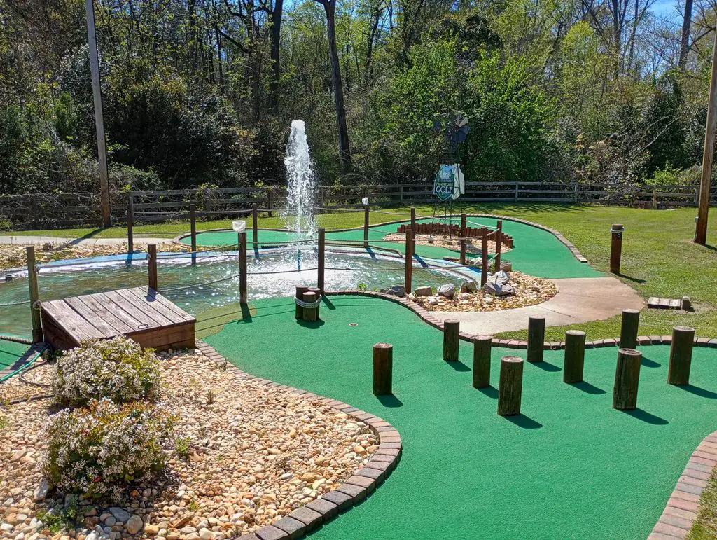 Enterprise-Miniature-Golf-1