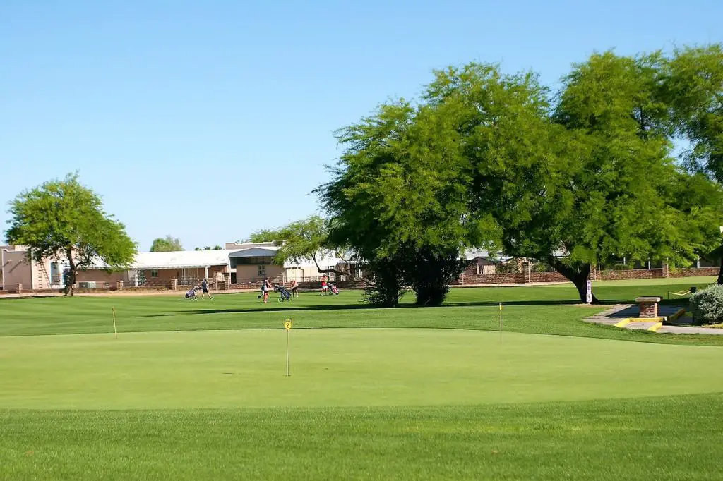 Foothills-Par-3-Golf-1