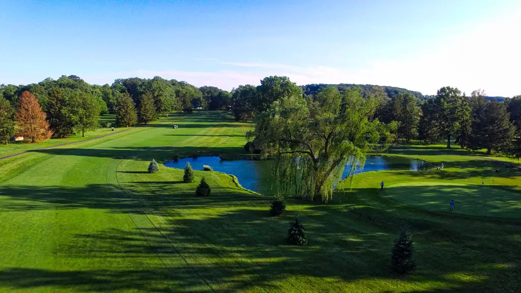 Four-Seasons-Golf-Club-1