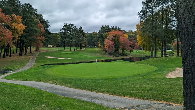 Hawk's Landing Country Club, Southington