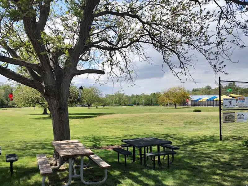  Howell Par 3, Miniature Golf, & Shelter