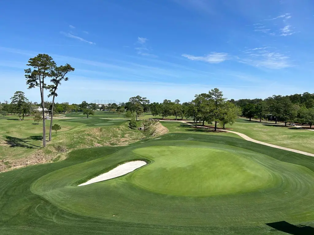 Memorial-Park-Golf-Course-and-Driving-Range