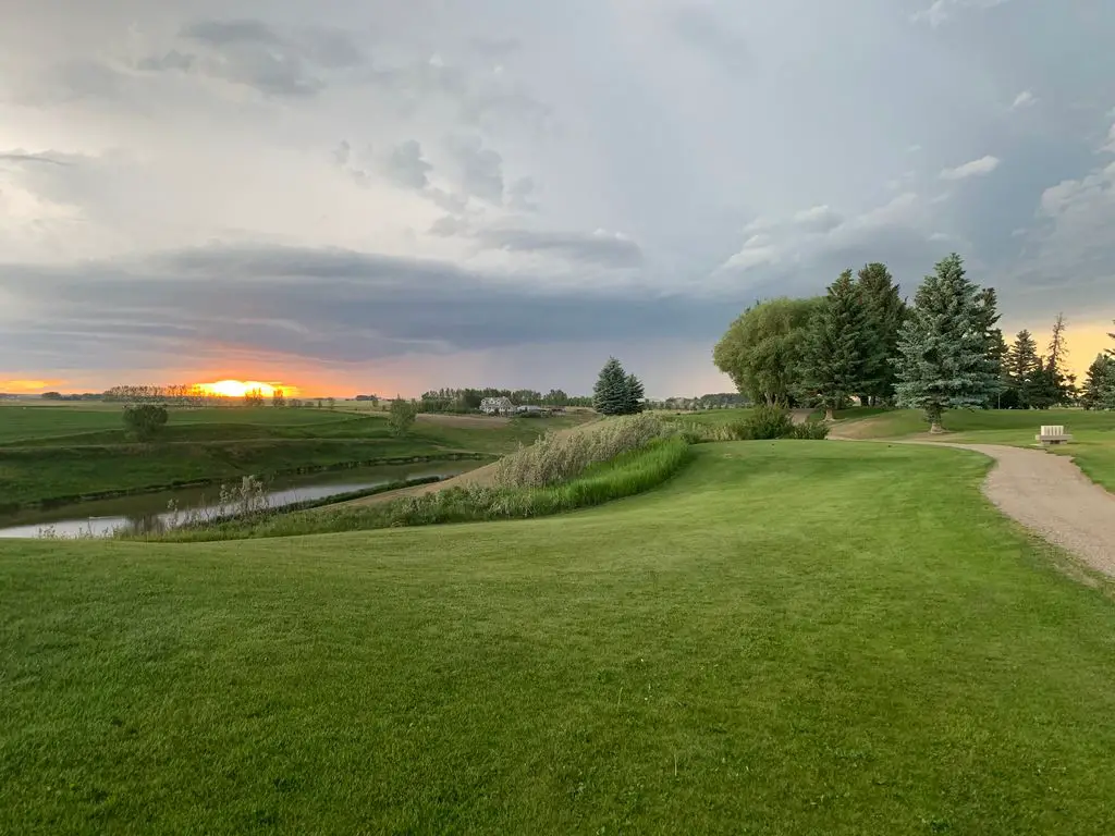 Picture-Butte-Golf-Club-1