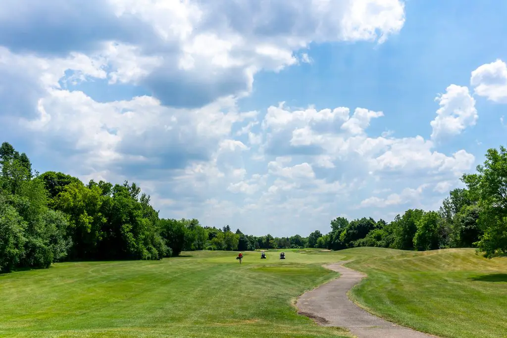 Pine-Meadow-Golf-Club-1