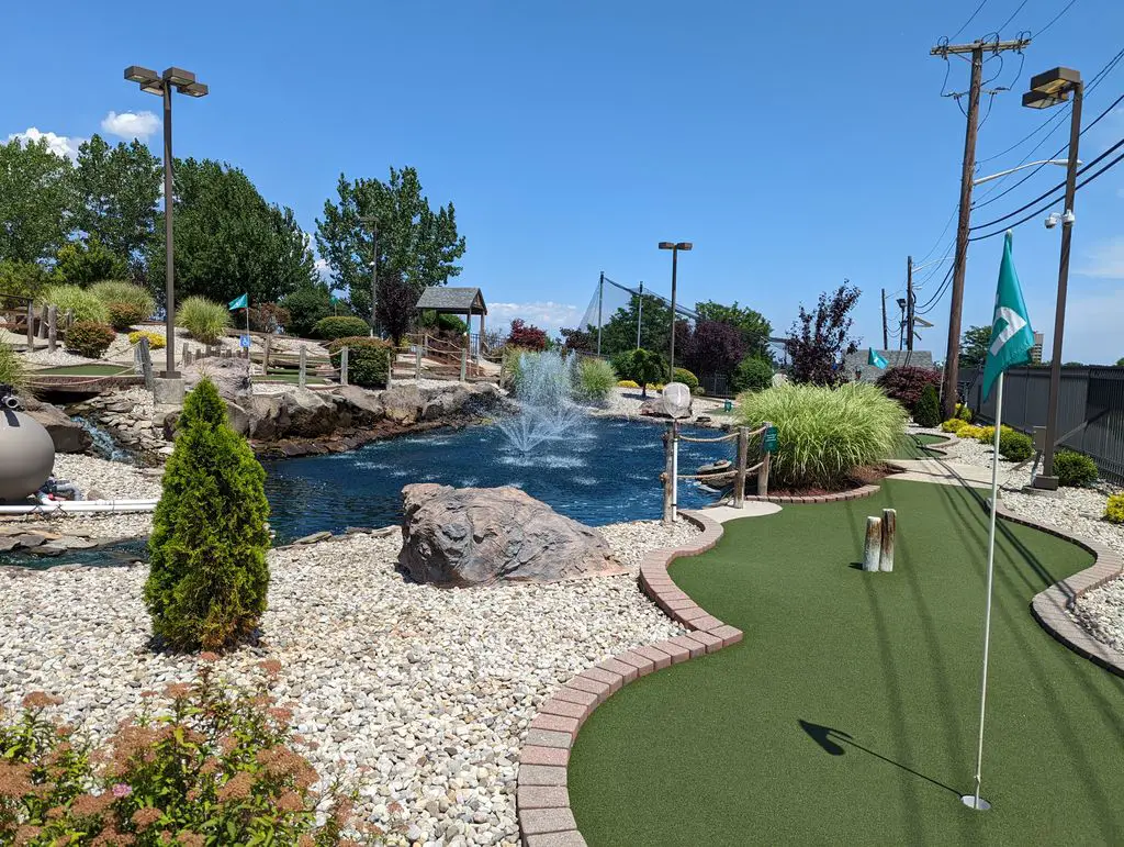 Skyline-Mini-Golf