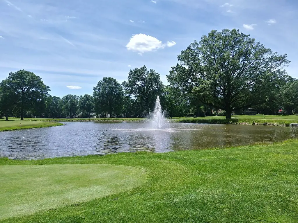 Suburban-Golf-Club-1