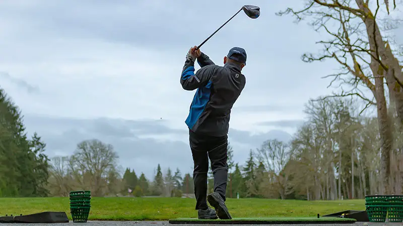 play golf in winter