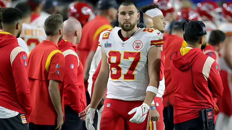 travis kelce height weight