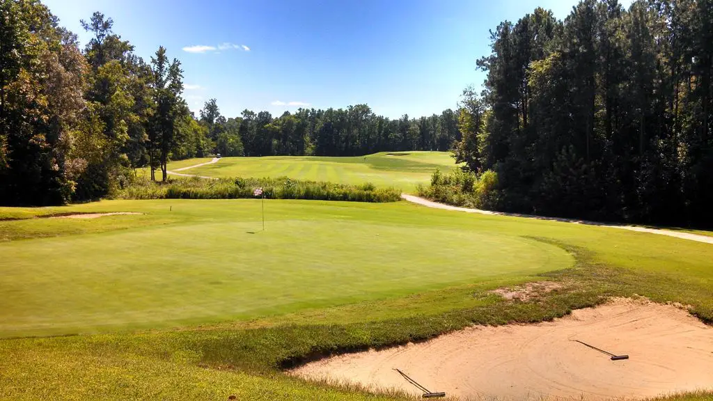 Queenfield-Golf-Club-1