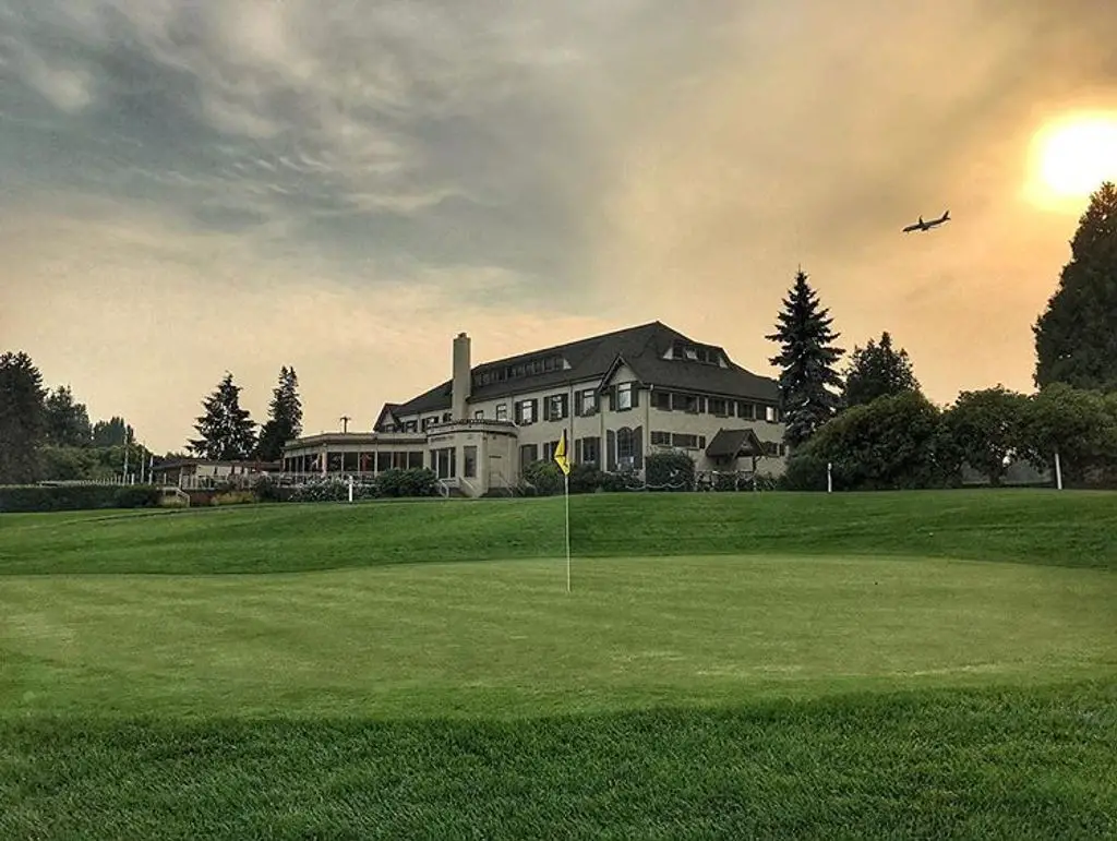 Rainier-Golf-and-Country-Club