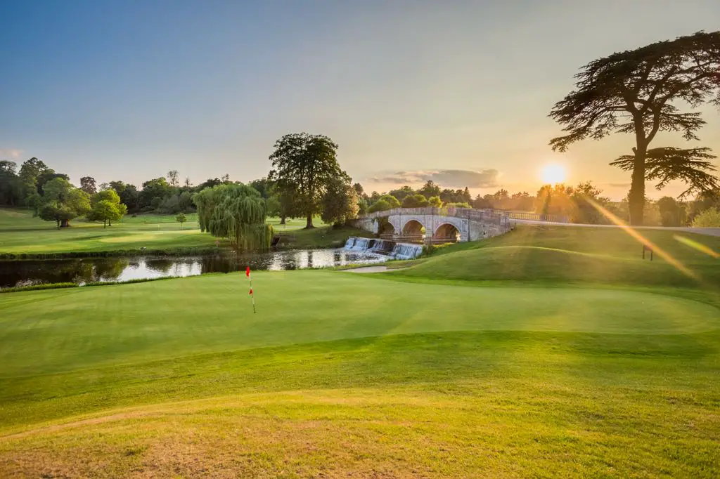 The-Melbourne-Club-at-Brocket-Hall